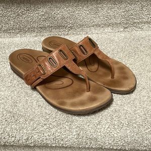 Aetrex tan leather sandals